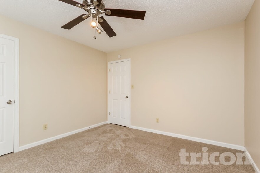 Building Photo - 329 Stratford Dr