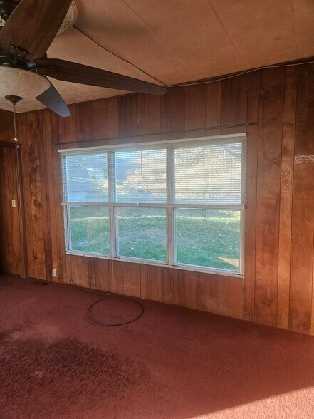 Building Photo - 83 Steele Rd