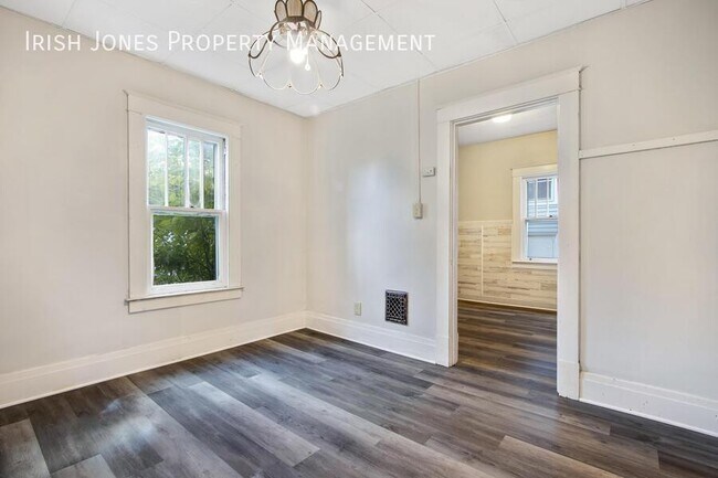Building Photo - 1519 Whitney Ave