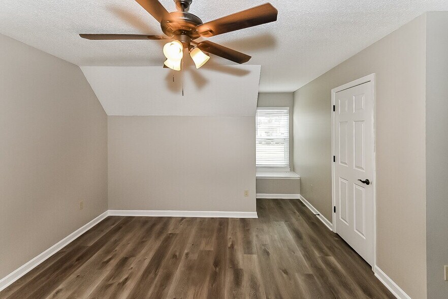 Building Photo - 2780 White Oak Dr