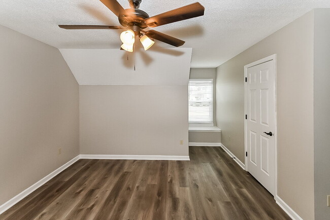 Building Photo - 2780 White Oak Dr
