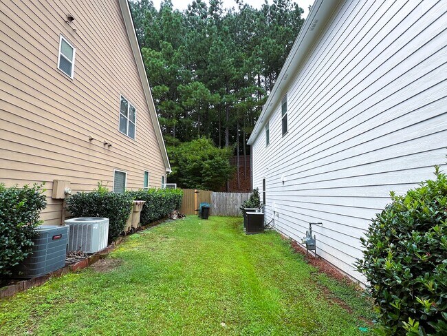 Building Photo - 3015 Carrick Rd