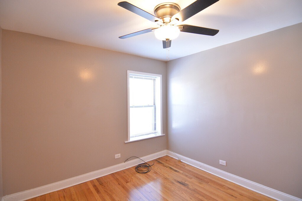 Building Photo - 3247 N Damen Ave