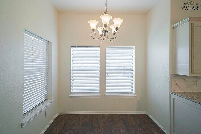 Building Photo - 4907 Falcon Crest Blvd