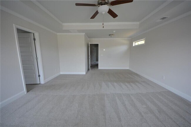 Building Photo - 547 Hellen Vly Dr
