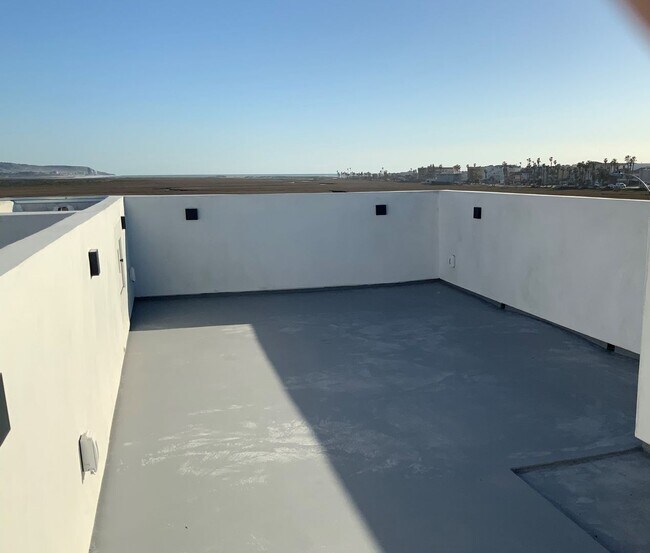 Building Photo - 212 Imperial Beach Blvd