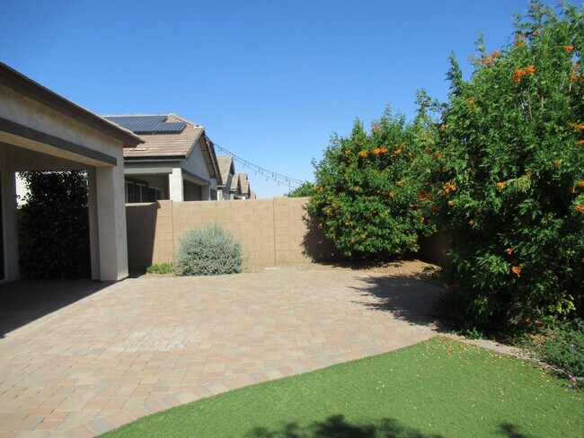 Building Photo - Mulberry Neighborhood in East Mesa