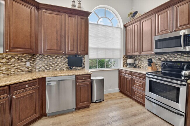 Building Photo - 2500 NW 66th Dr