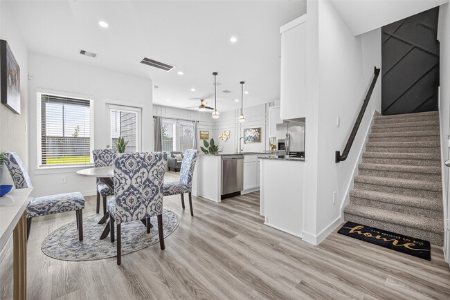 Building Photo - 10206 Penryn Frst Trl