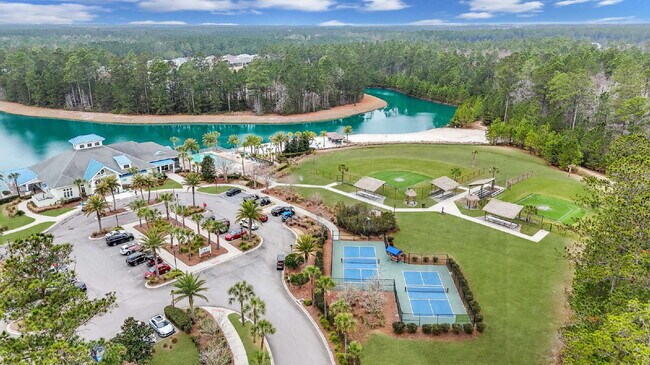 Building Photo - "Charming 2-Bedroom Retreat with 2 Baths and Den - 1558 Sq. Ft. of Comfort in Latitude Margaritav...