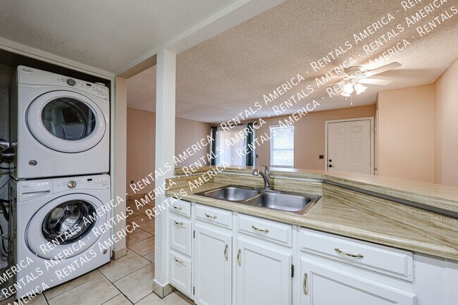 Building Photo - Check out this beautiful 2-bedroom, 2.5 ba...