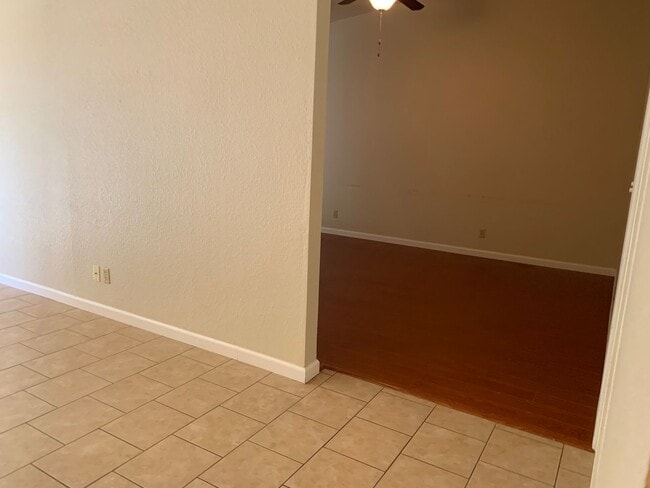 Building Photo - Adorable well maintained 3 bedroom 2 bath ...