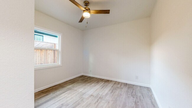 Building Photo - Bright & Clean Single Level FIVE bedroom i...