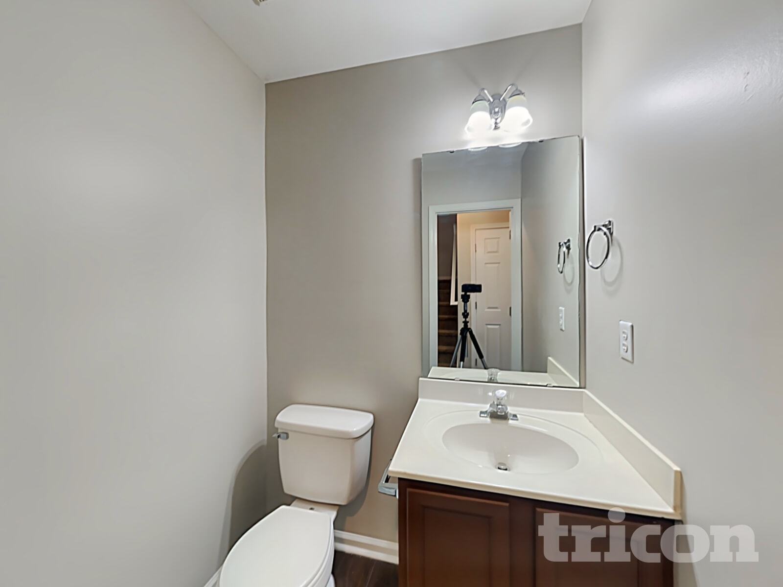 Building Photo - 310 Winding Canyon Dr