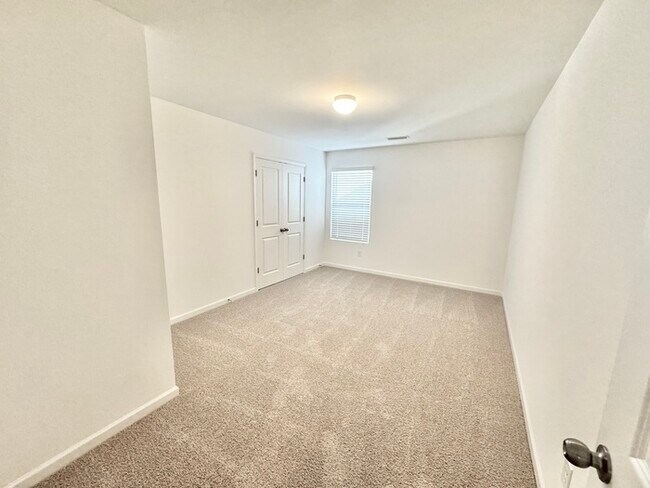 Building Photo - 4 br 2.5 ba with 2 car garage new construction