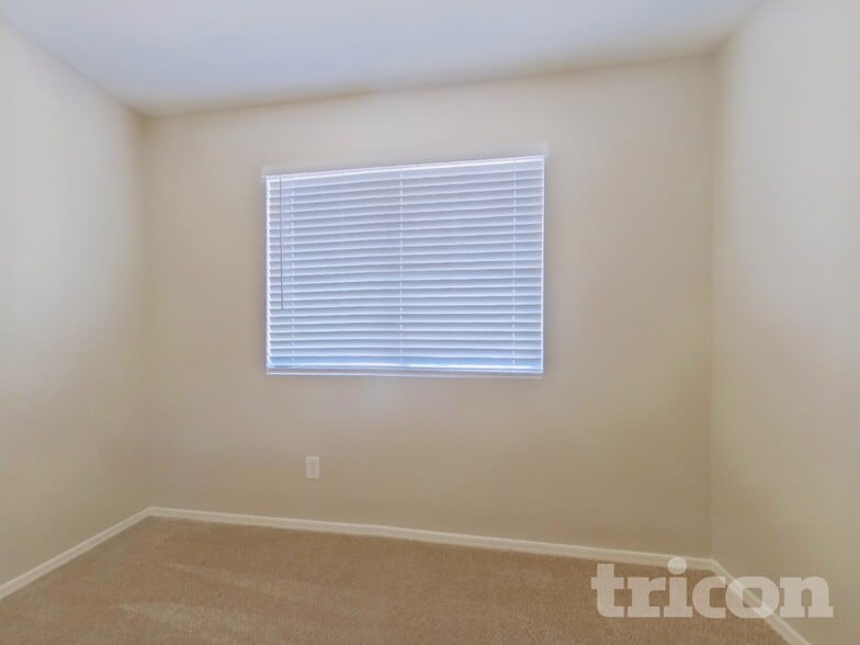 Building Photo - 2640 S 89th Ave