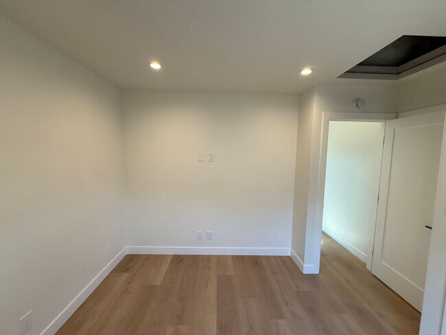 Building Photo - 5958 Pearce Ave