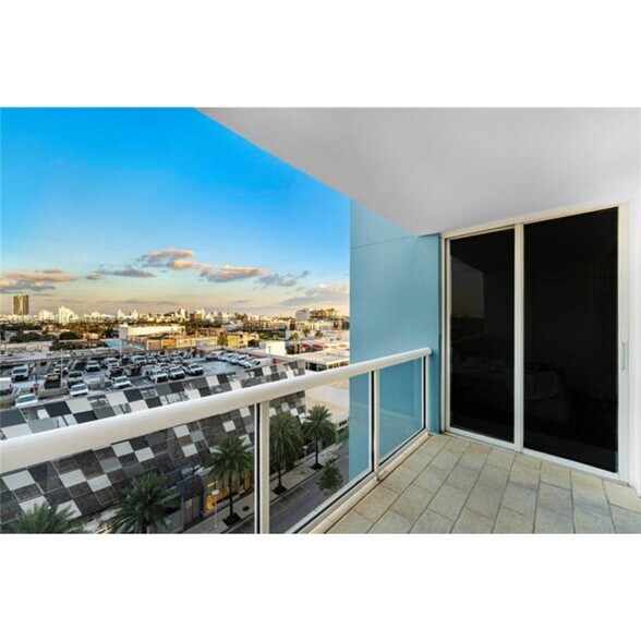 Building Photo - 1800 Sunset Harbour Dr