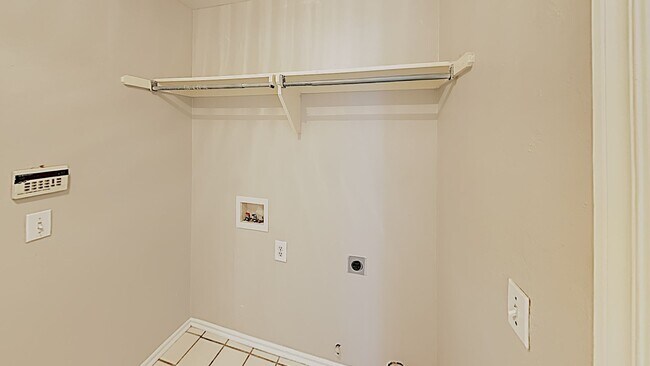 Building Photo - 4 Bedroom 2 Bath in Deer Creek Schools- Ga...