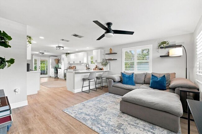 Building Photo - 2449 Wood St