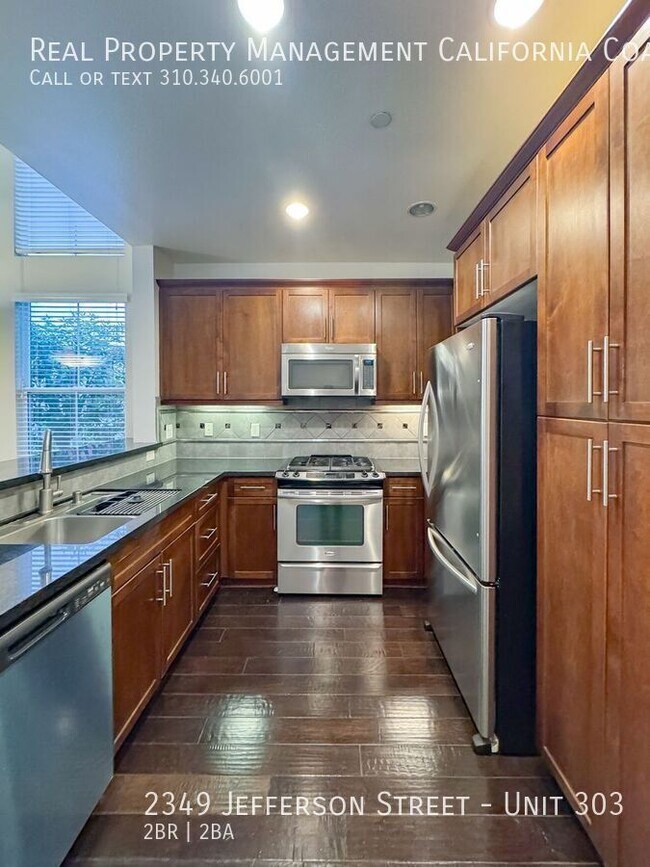 Building Photo - 2349 Jefferson St