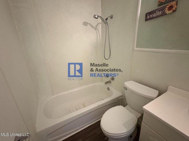 Building Photo - 3 bed/2 bath Home in 39212 Jackson!
