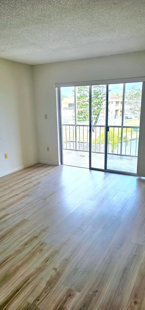 Building Photo - Best 55+ Complex in Merritt Island 3/2 open floor plan.