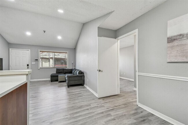 Building Photo - 10263 Gandy Blvd N
