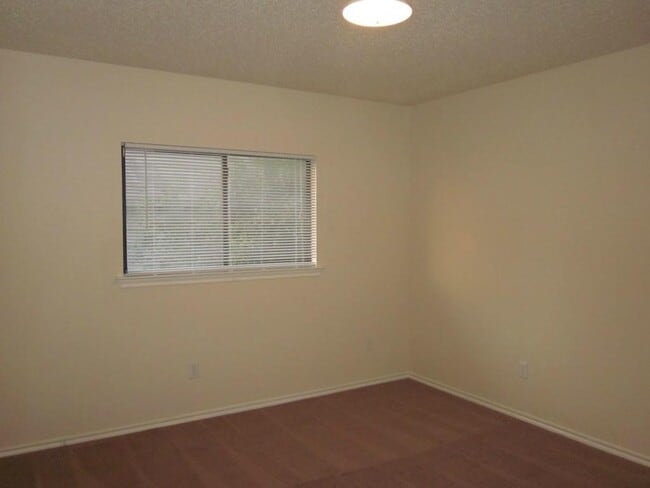 Building Photo - 1102 Comfort St