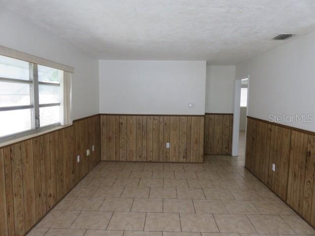 Building Photo - 2204 20th Ave W