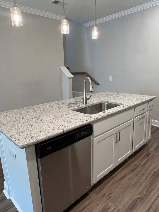 Building Photo - Lovely Three Bedroom Townhouse in Washington Square!- Ask About Our Move In Incentives