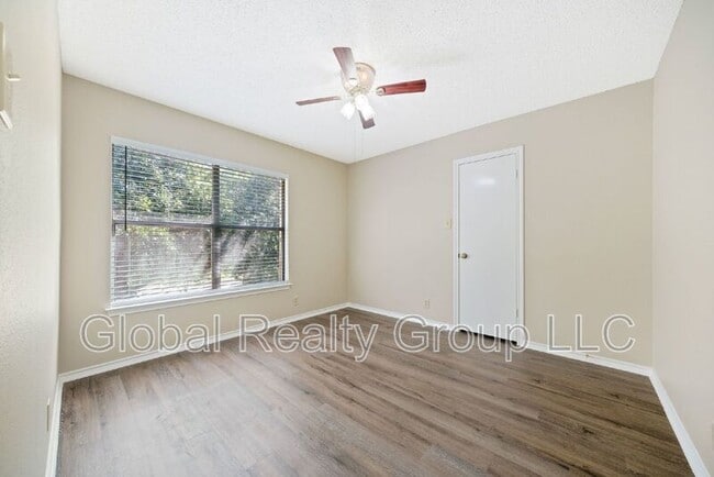 Building Photo - 1117 Stone Hollow
