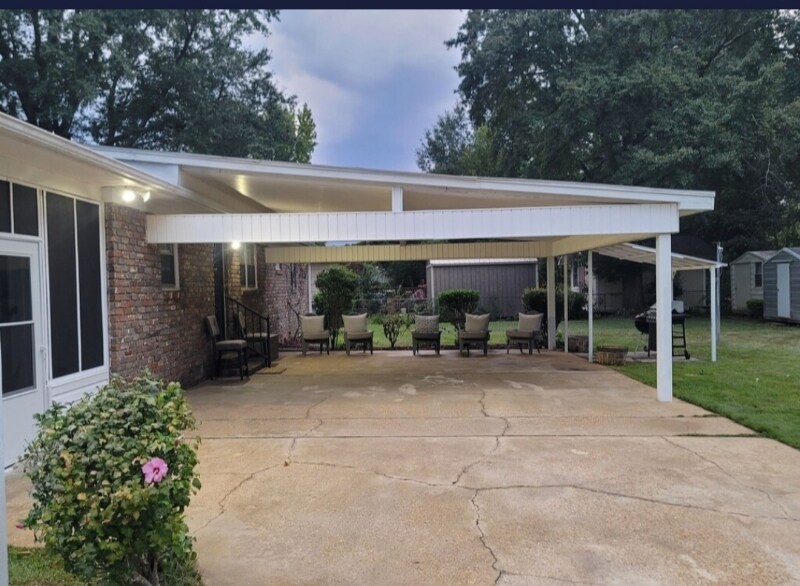 Building Photo - 3321 4th Ave