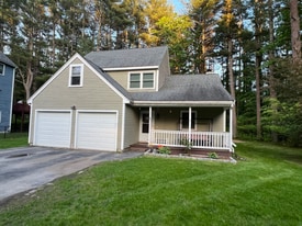 Building Photo - 45 Winterberry Way