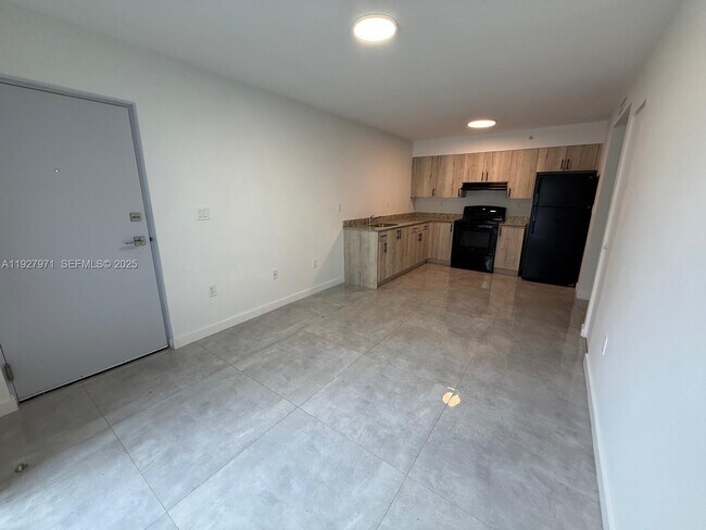 Building Photo - 14752 NE 6th Ave