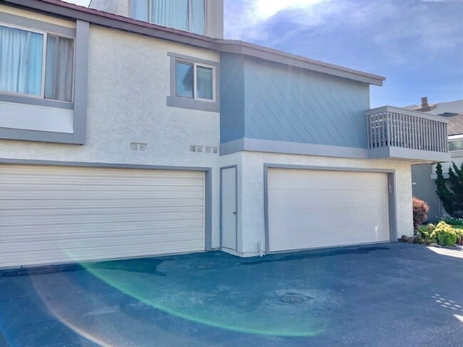 Building Photo - Beautiful Coastal Rental in Oxnard | 2 Bed...