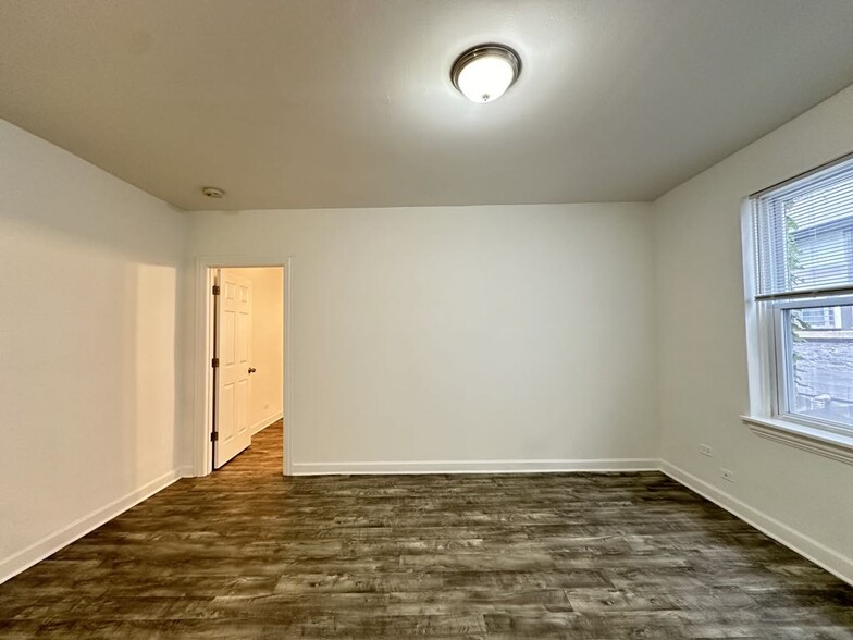 Building Photo - 5710 N Winthrop Ave