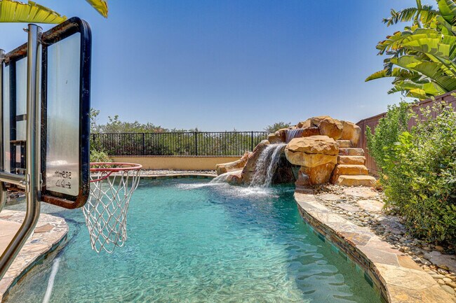 Building Photo - 2225 Corte Ananas