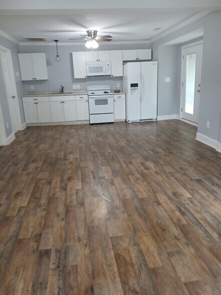 Building Photo - 36 Selma Dr