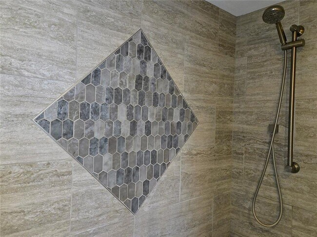 Building Photo - 1 Key Capri