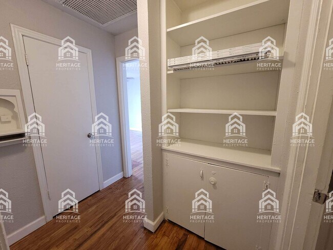 Building Photo - 2608 Wooddale Ave