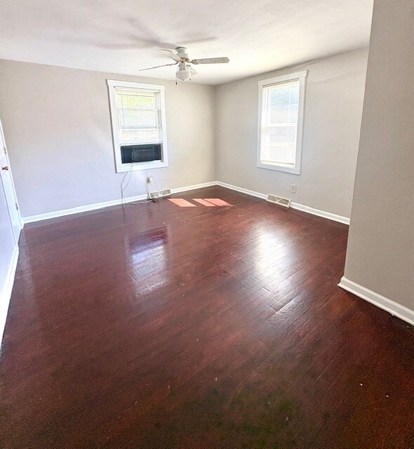 Building Photo - 1957 County Rd 3000 N