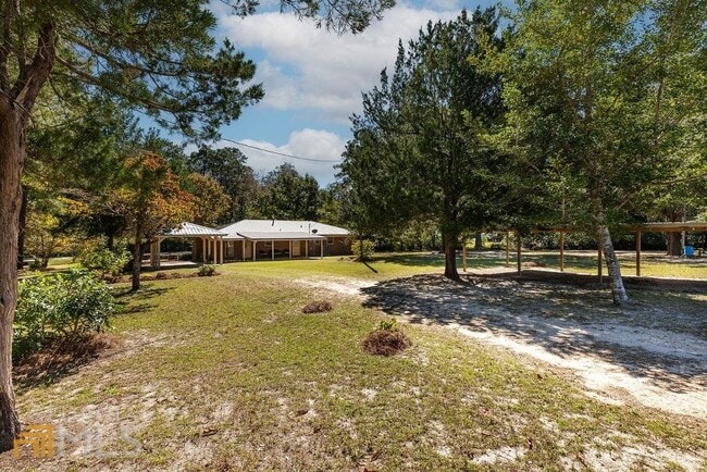 Building Photo - 404 E First St