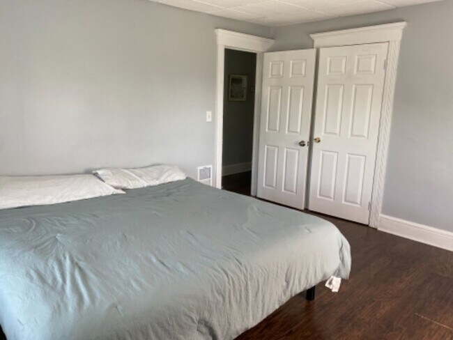 Building Photo - 1 W Franklin St