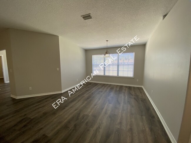 Building Photo - 2110 Bahama Dr