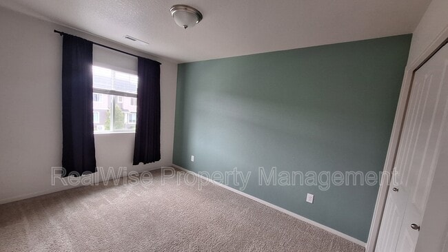 Building Photo - 11708 NE 23rd St