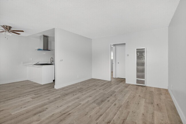 Interior Photo - 125 E. Spring