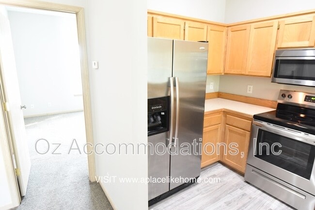 Building Photo - 635 S Woodson Ln
