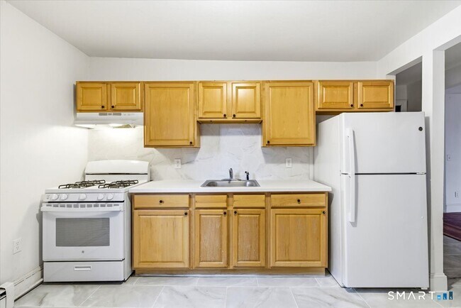 Building Photo - 251 Lawrence St