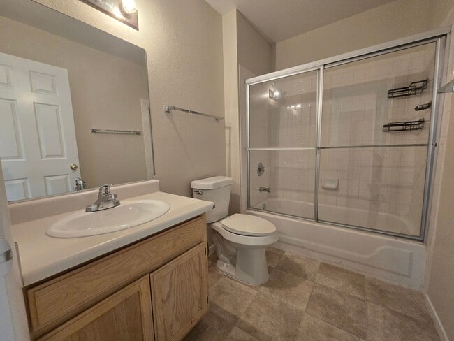 Building Photo - 2804 Crystal Lantern Dr